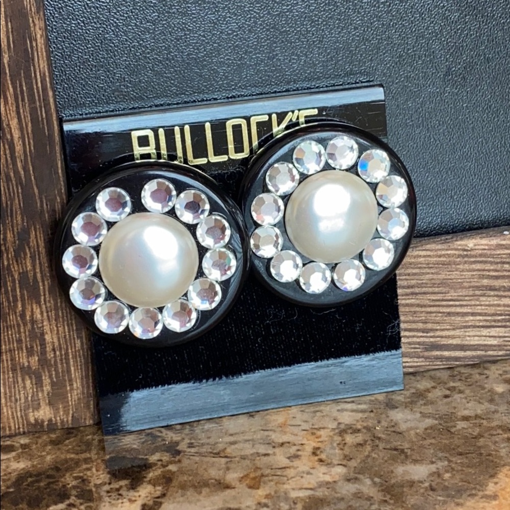 Vintage Black Stud Earrings